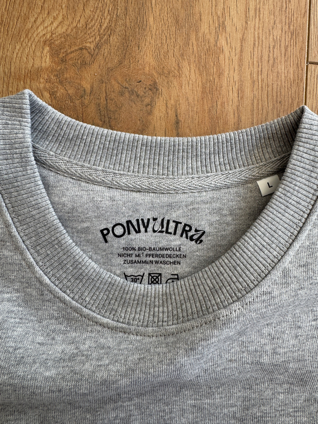 "Gut Aussehen Schlecht Reiten" Sweater Grau SAMPLE