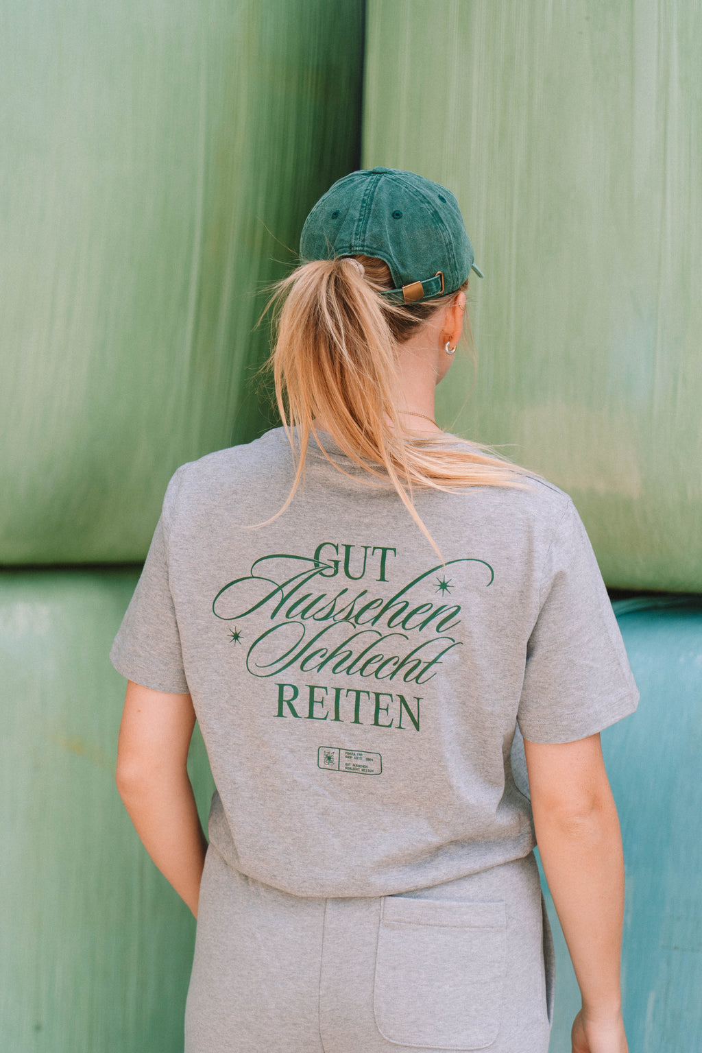 "Gut Aussehen Schlecht Reiten" T-Shirt Grau